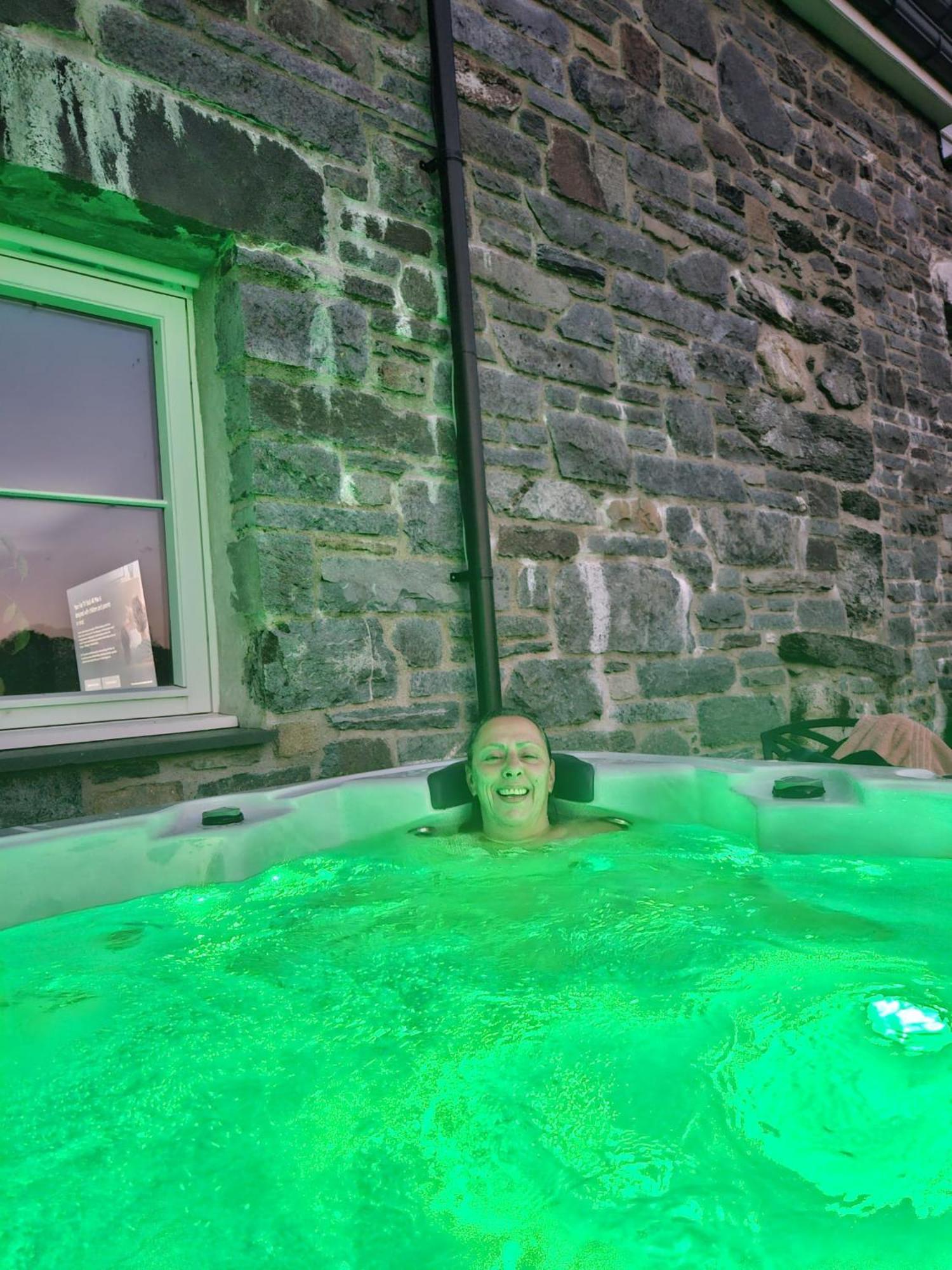 3 Bedroom Barn Conversion With Hot Tub-Garden View - Ty Cerrig Barn Corwen Exteriér fotografie
